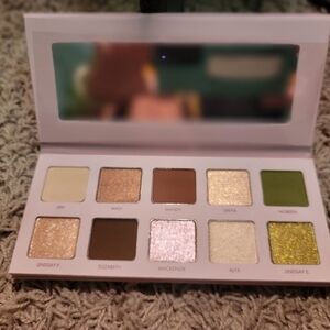 Wander Eye Shadow Pallette